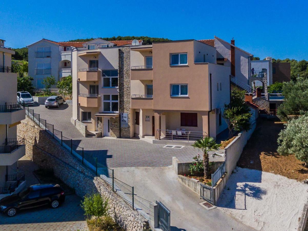 Apartments Mare Trogir Ngoại thất bức ảnh