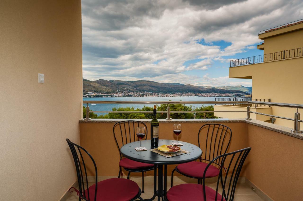 Apartments Mare Trogir Ngoại thất bức ảnh