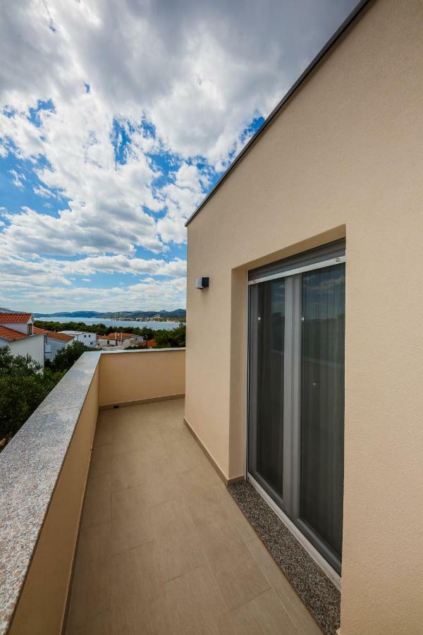Apartments Mare Trogir Ngoại thất bức ảnh