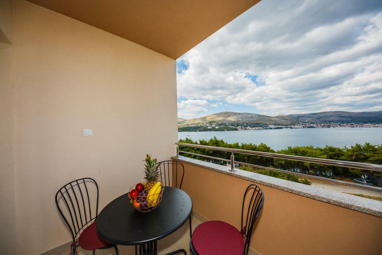 Apartments Mare Trogir Ngoại thất bức ảnh