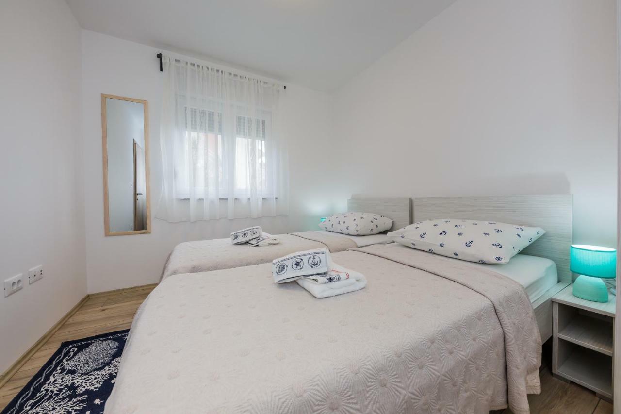 Apartments Mare Trogir Ngoại thất bức ảnh