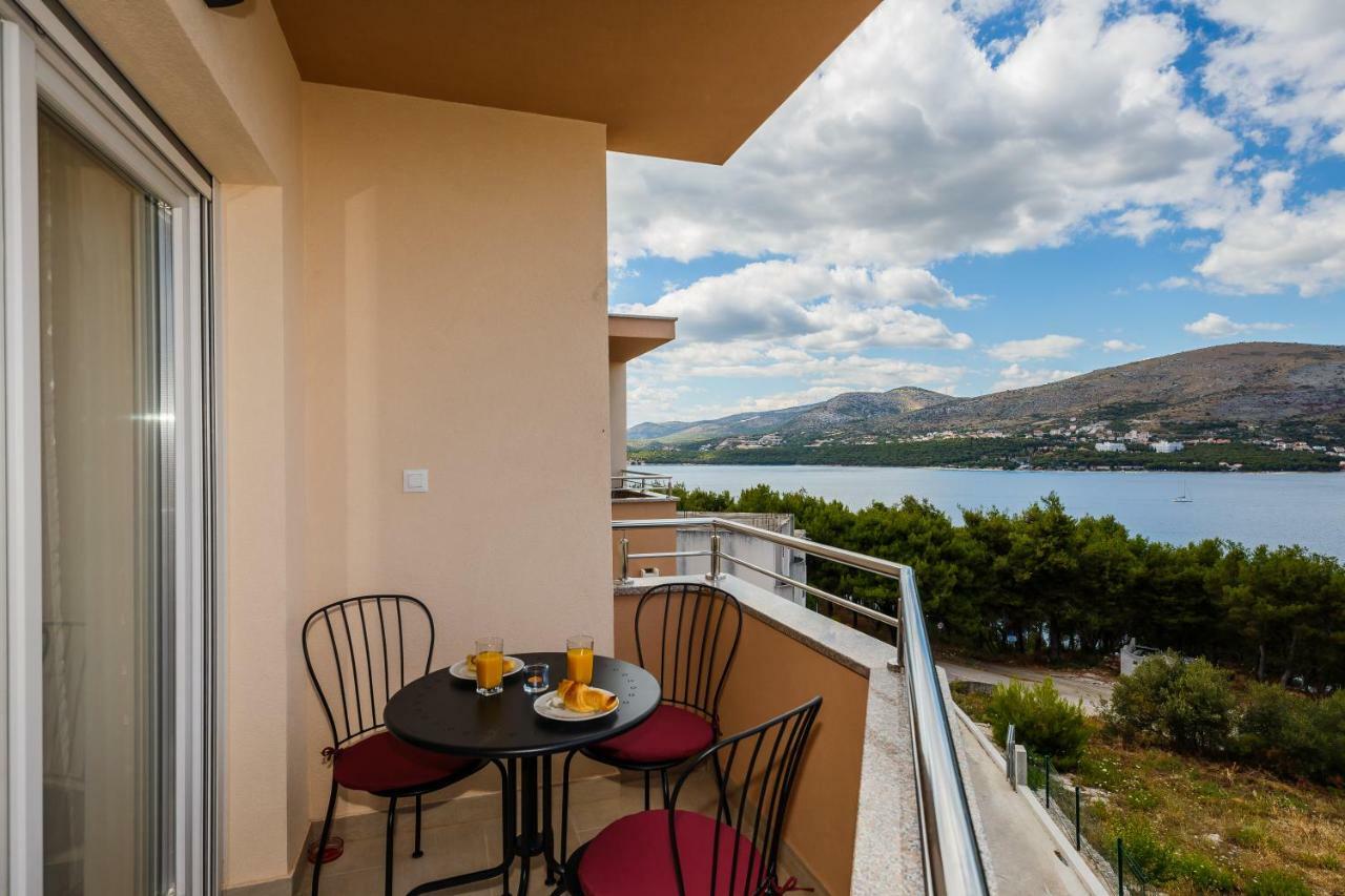 Apartments Mare Trogir Ngoại thất bức ảnh